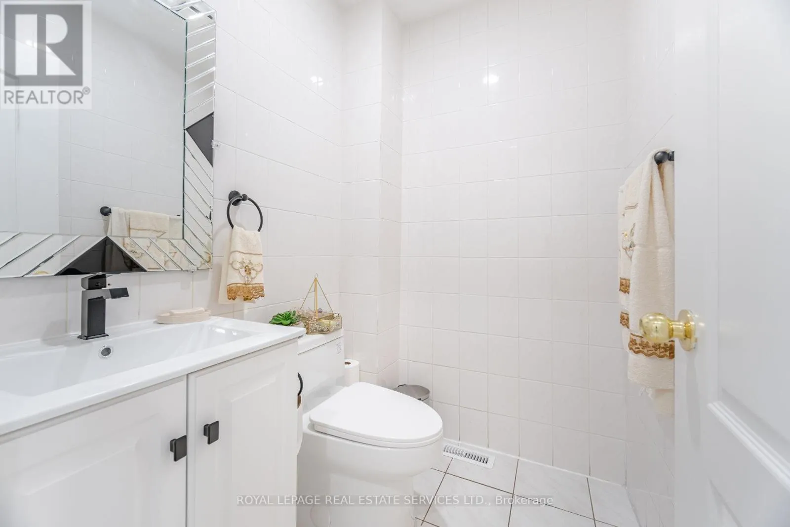 52 WILDBERRY CRESCENT