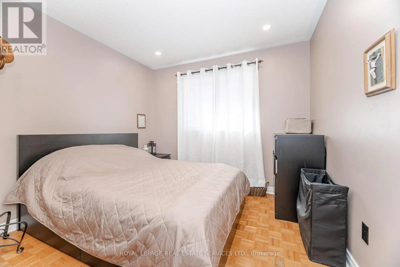 52 WILDBERRY CRESCENT