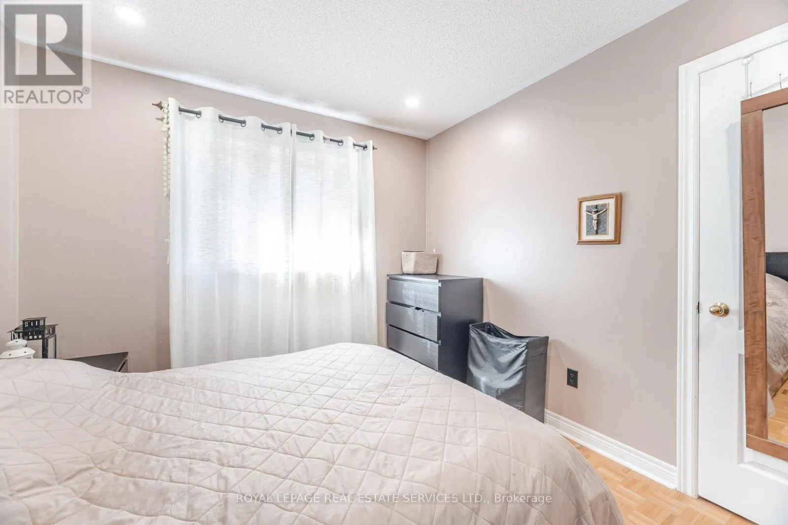 52 WILDBERRY CRESCENT