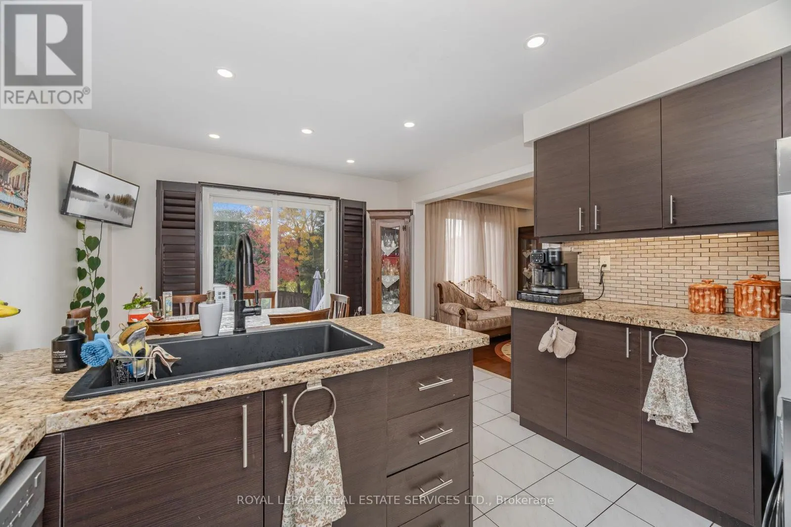 52 WILDBERRY CRESCENT