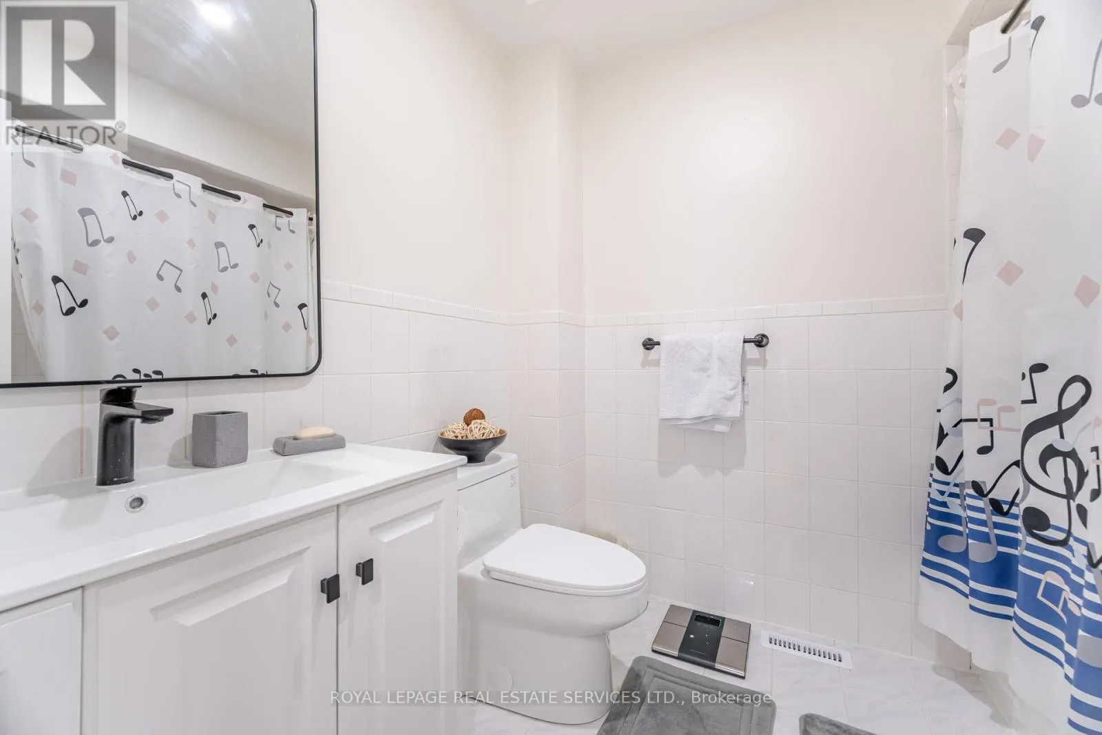 52 WILDBERRY CRESCENT