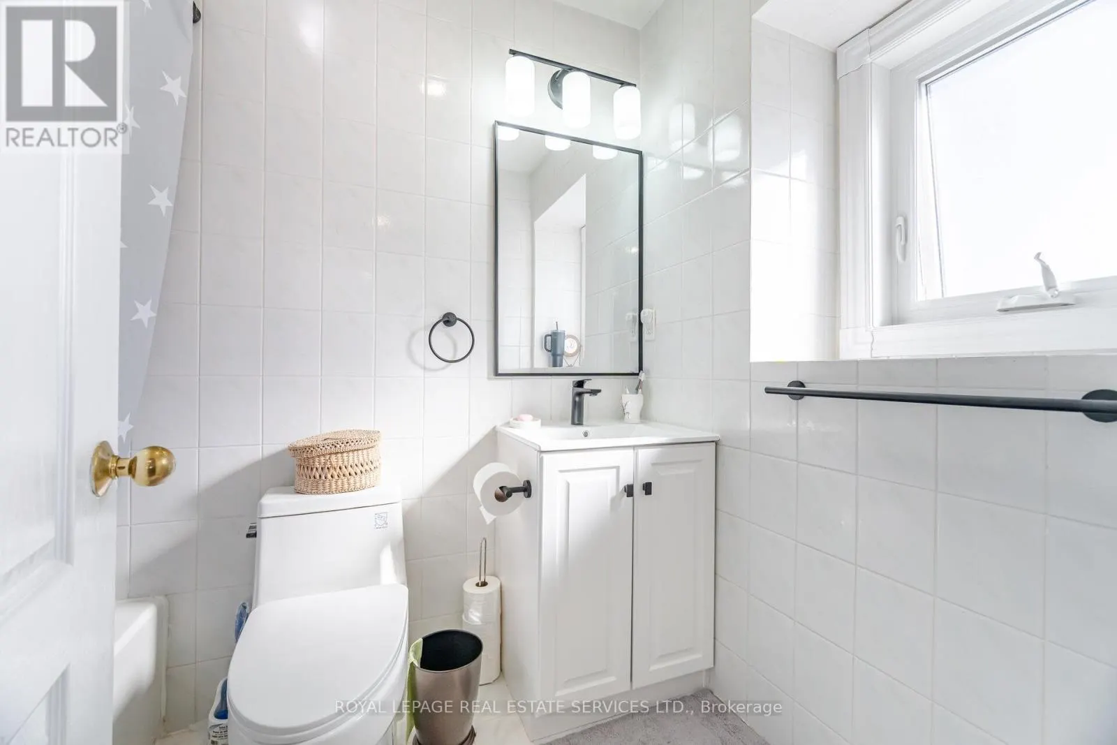 52 WILDBERRY CRESCENT