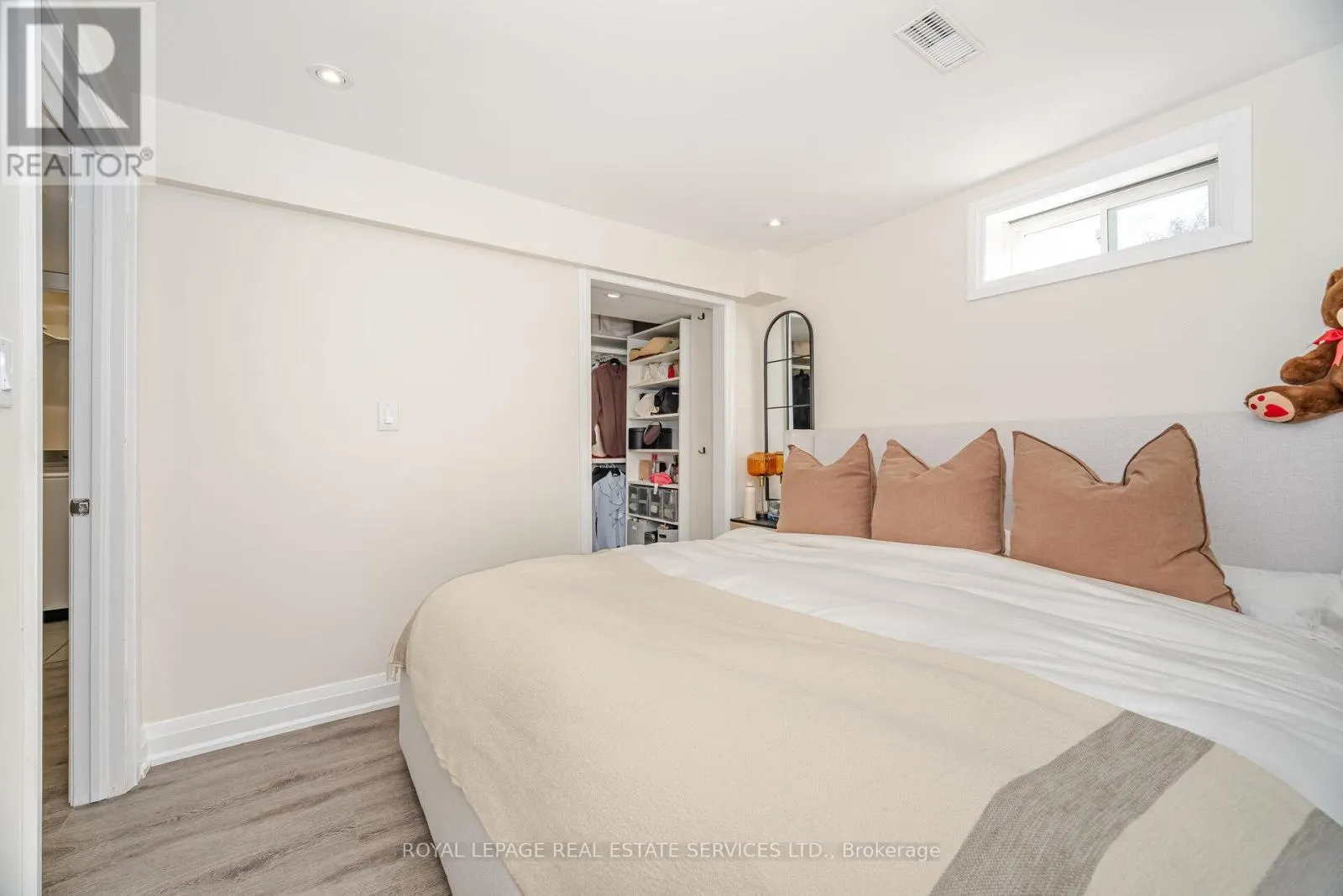 52 WILDBERRY CRESCENT