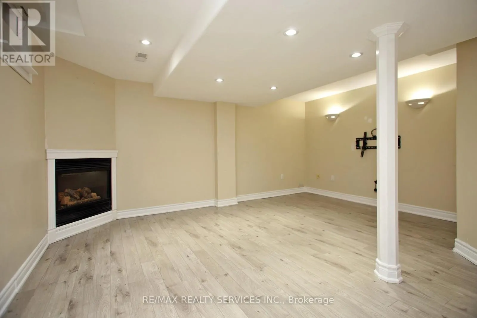 5606 COSMIC CRESCENT