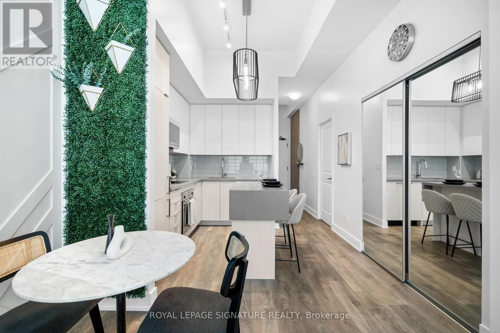 367 - 2481 TAUNTON ROAD