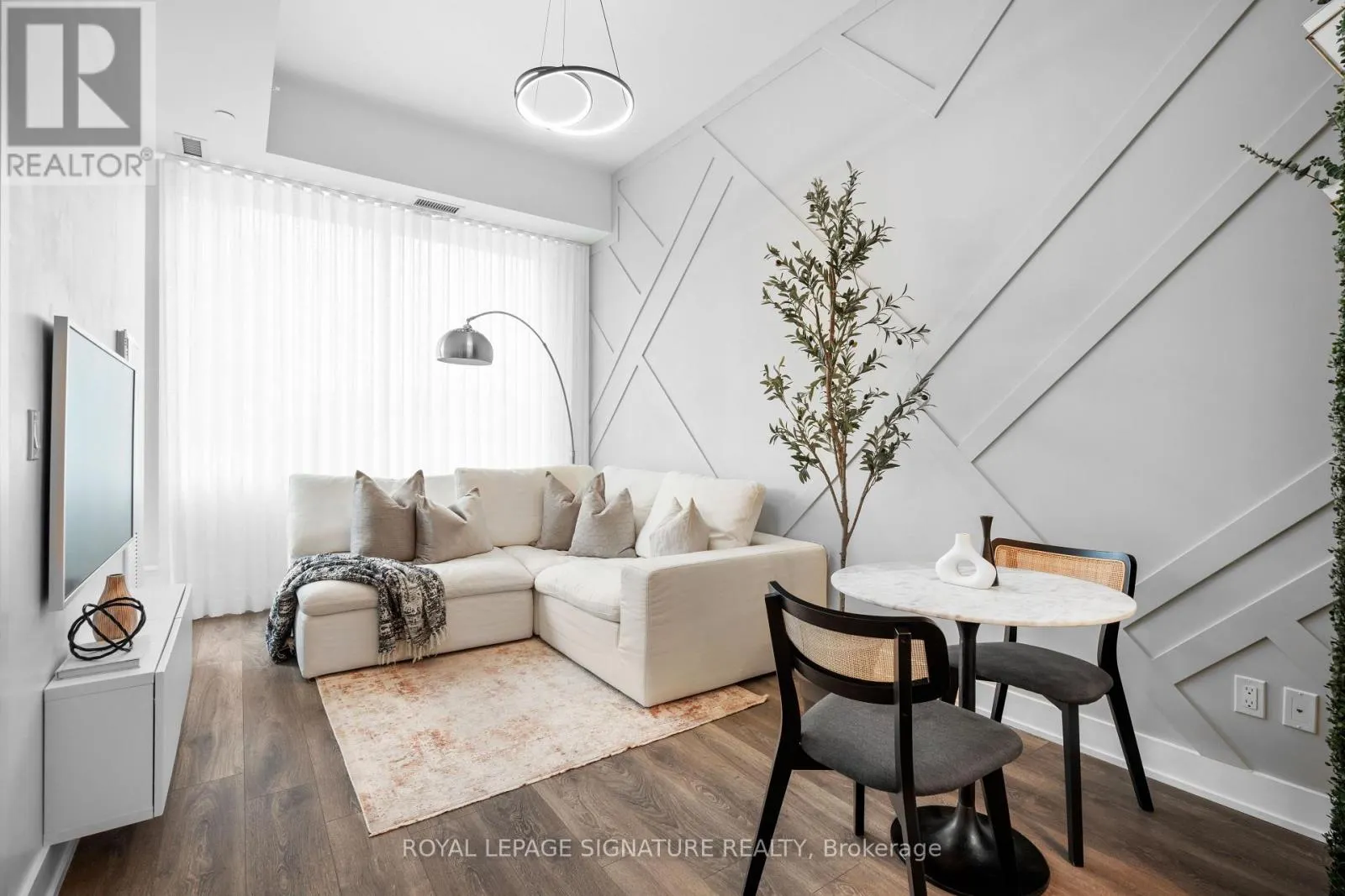 367 - 2481 TAUNTON ROAD