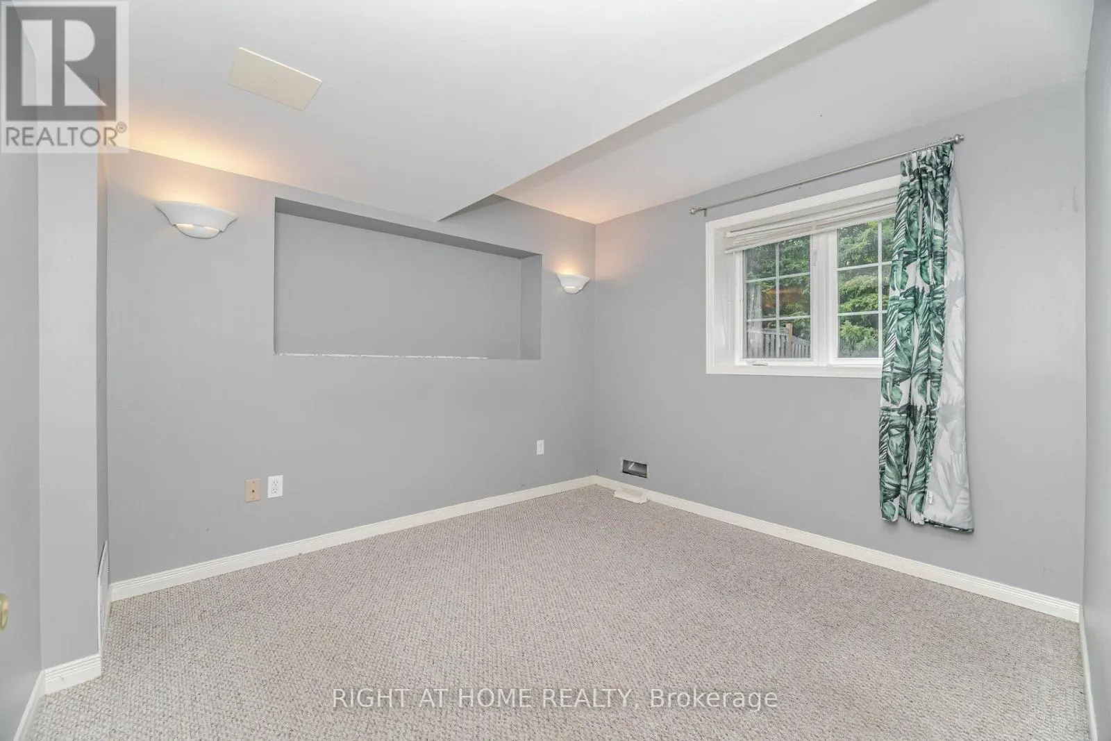 2499 SCOTCH PINE DRIVE