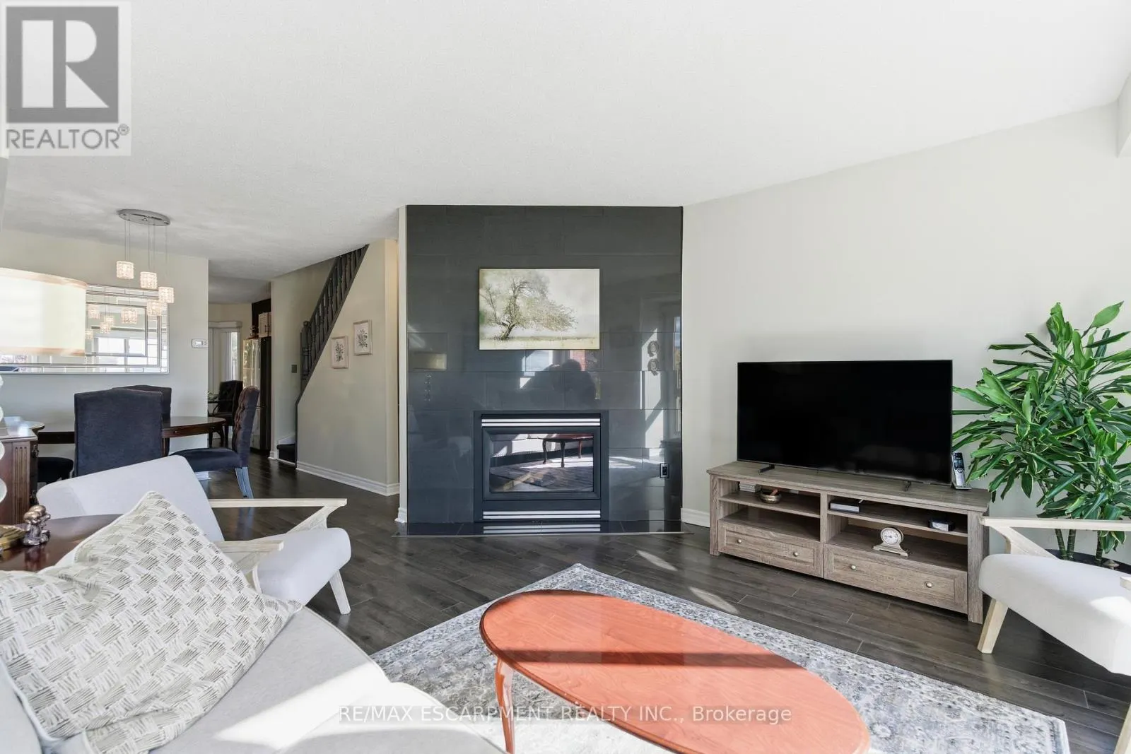 537 - 895 MAPLE AVENUE