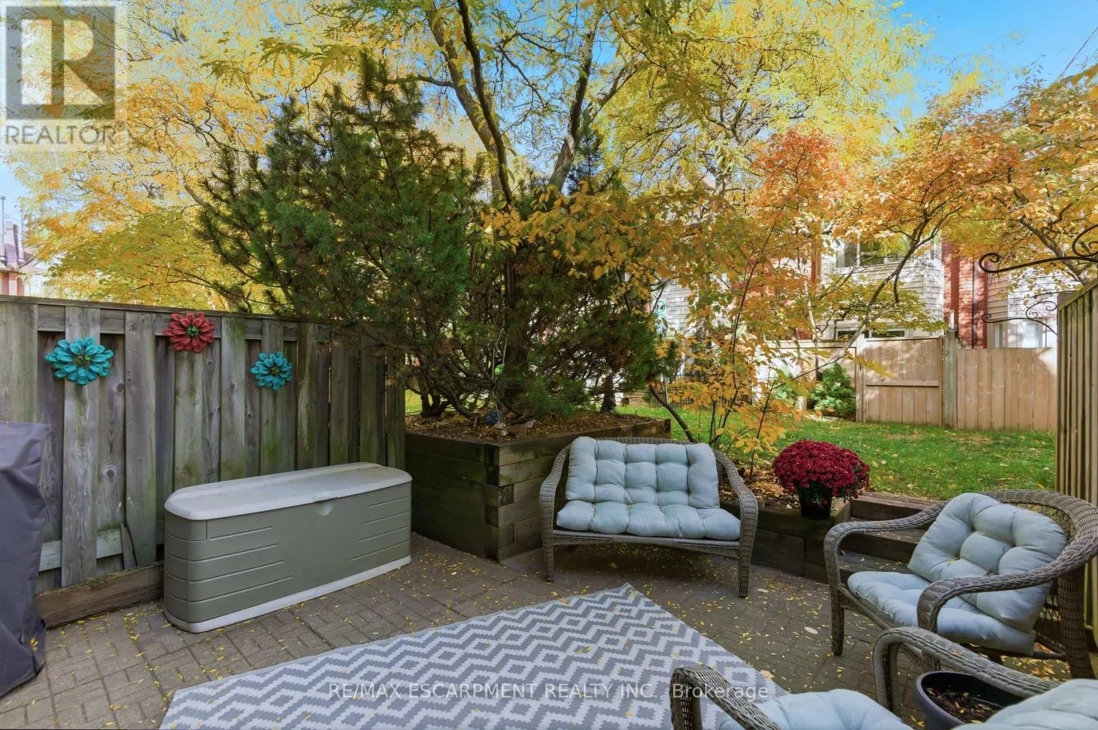 537 - 895 MAPLE AVENUE