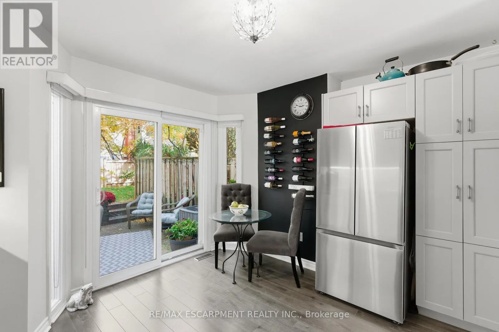 537 - 895 MAPLE AVENUE