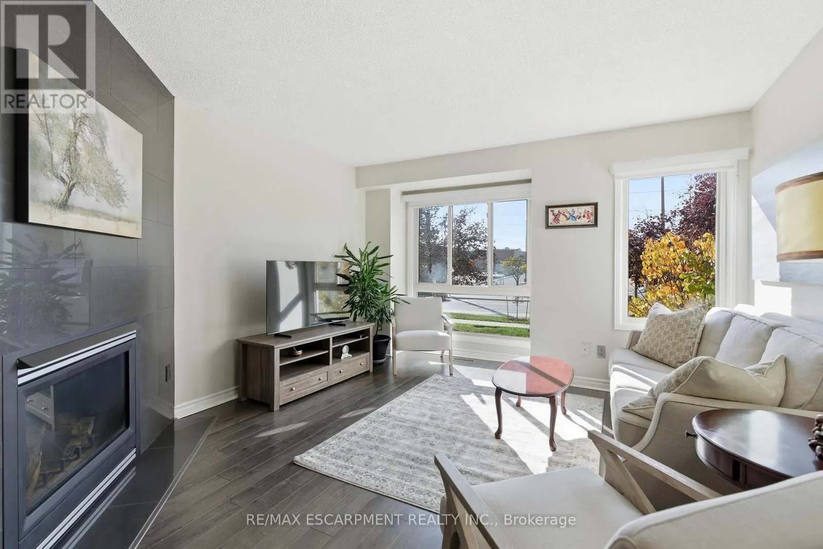 537 - 895 MAPLE AVENUE