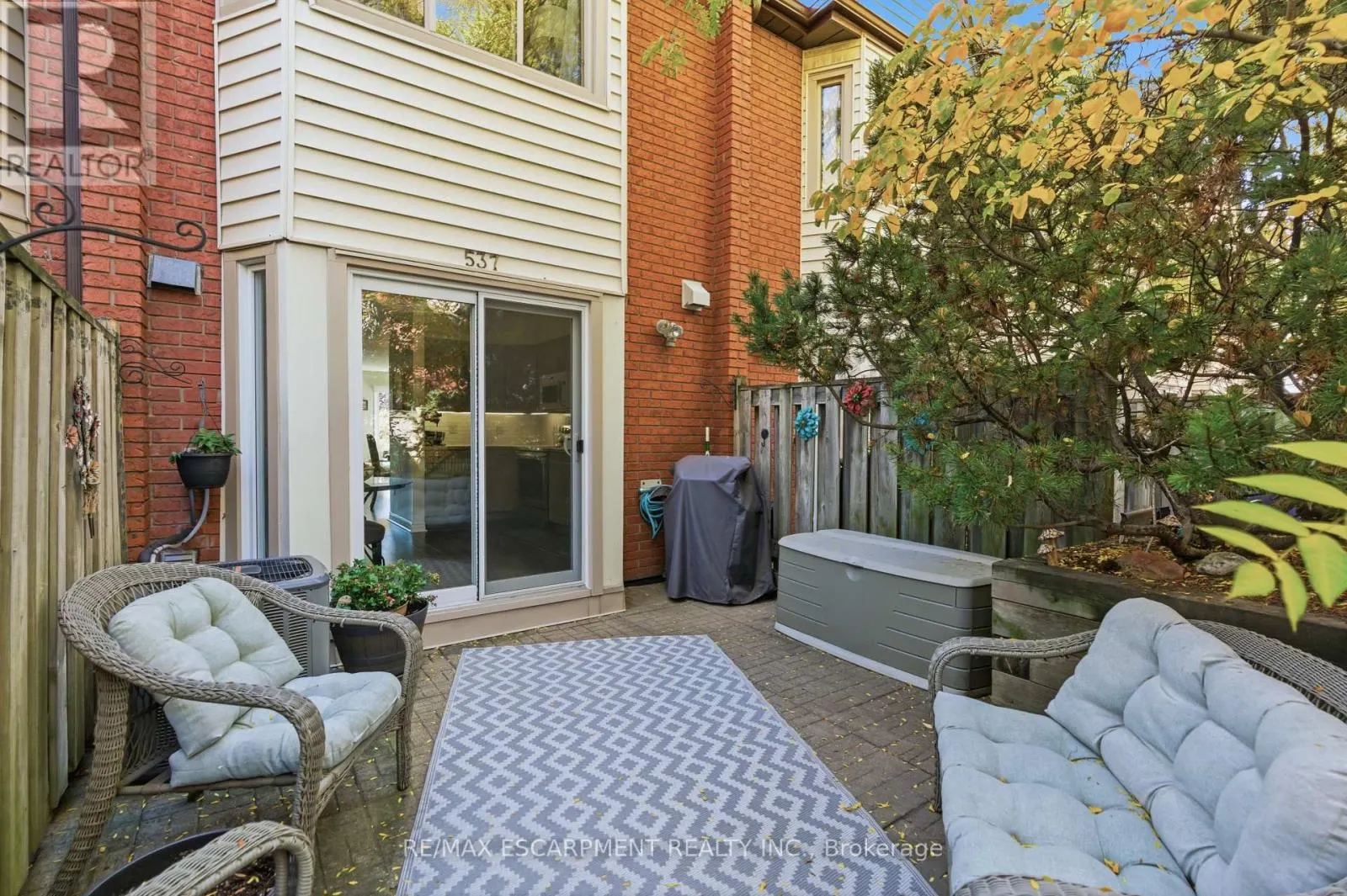 537 - 895 MAPLE AVENUE