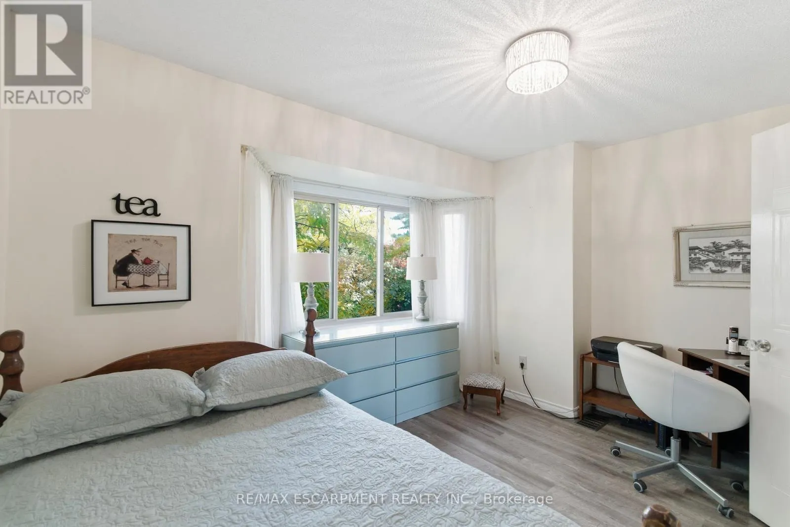 537 - 895 MAPLE AVENUE