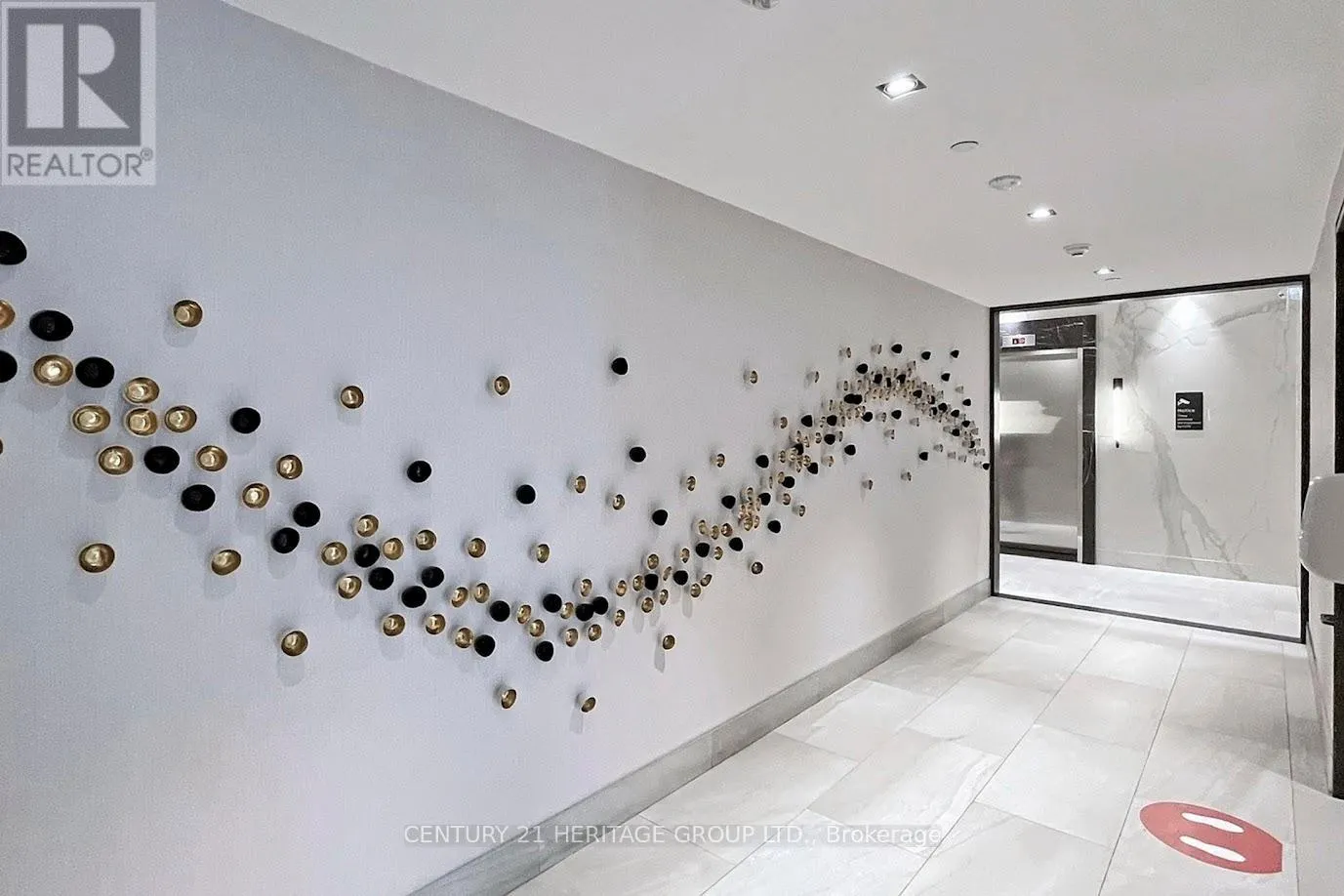 4302 - 7 MABELLE AVENUE