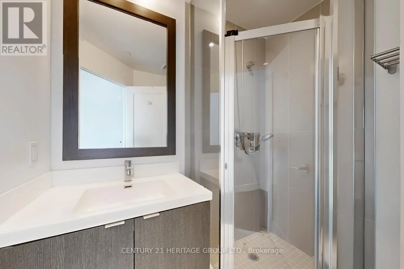 4302 - 7 MABELLE AVENUE