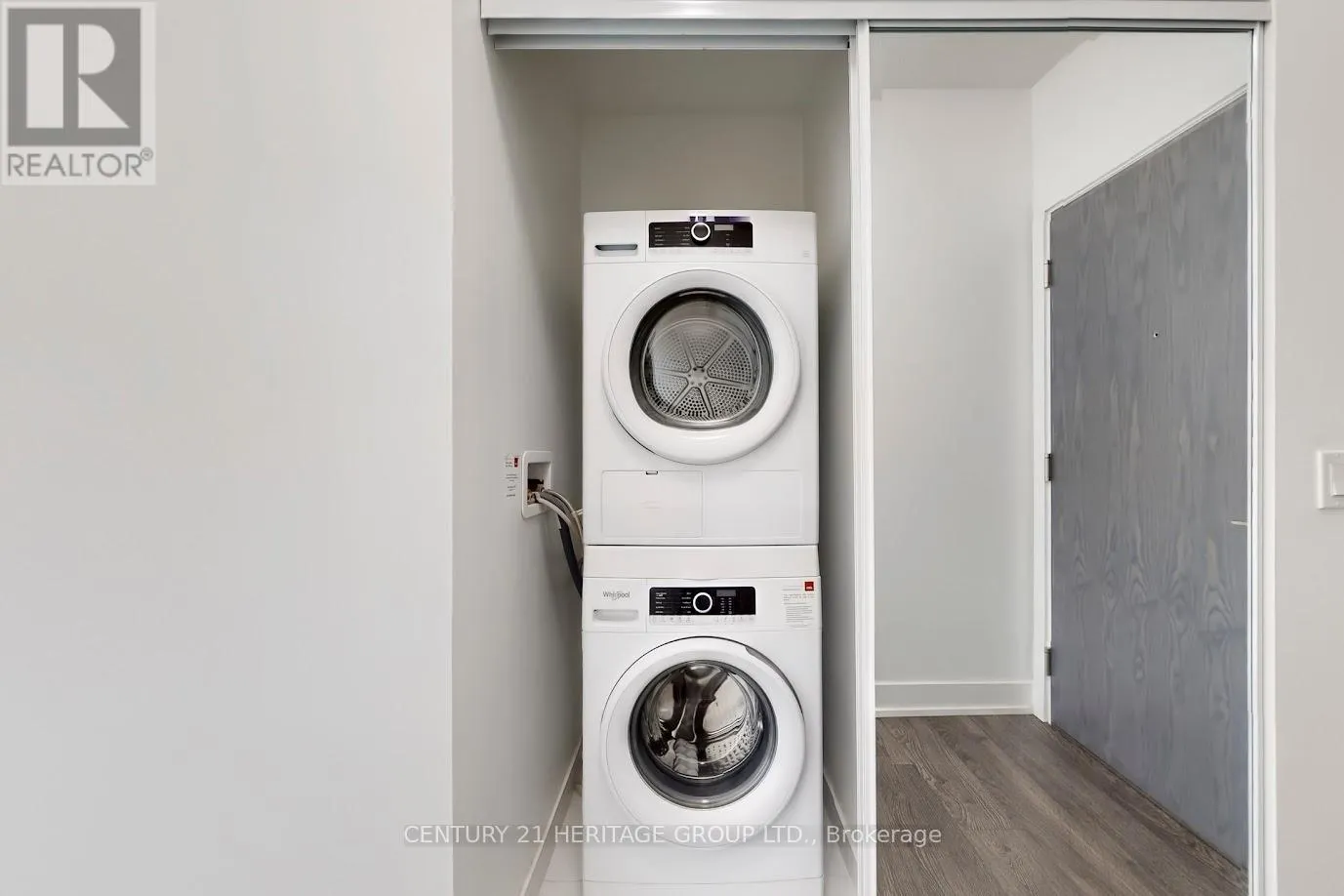 4302 - 7 MABELLE AVENUE