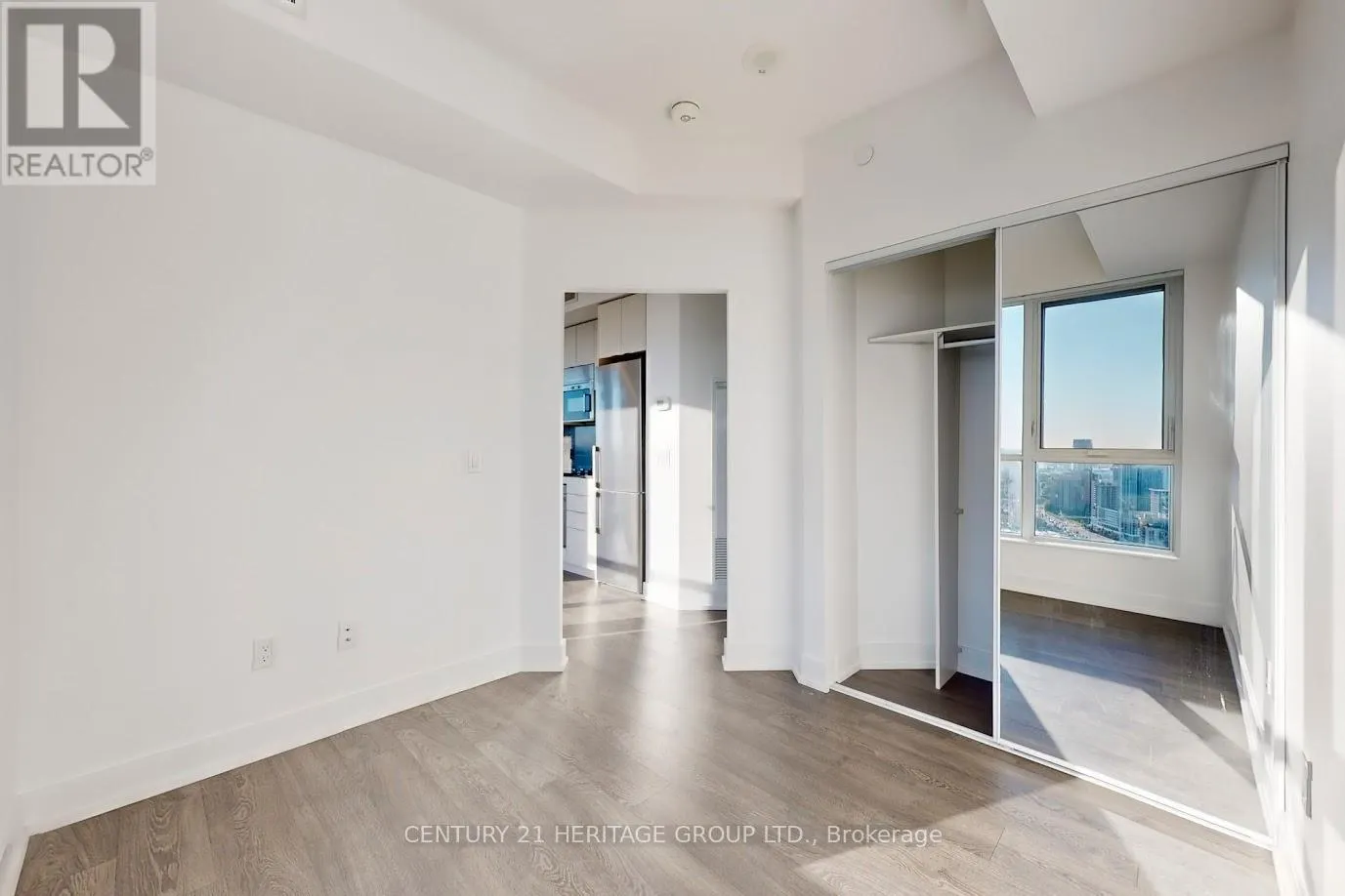 4302 - 7 MABELLE AVENUE