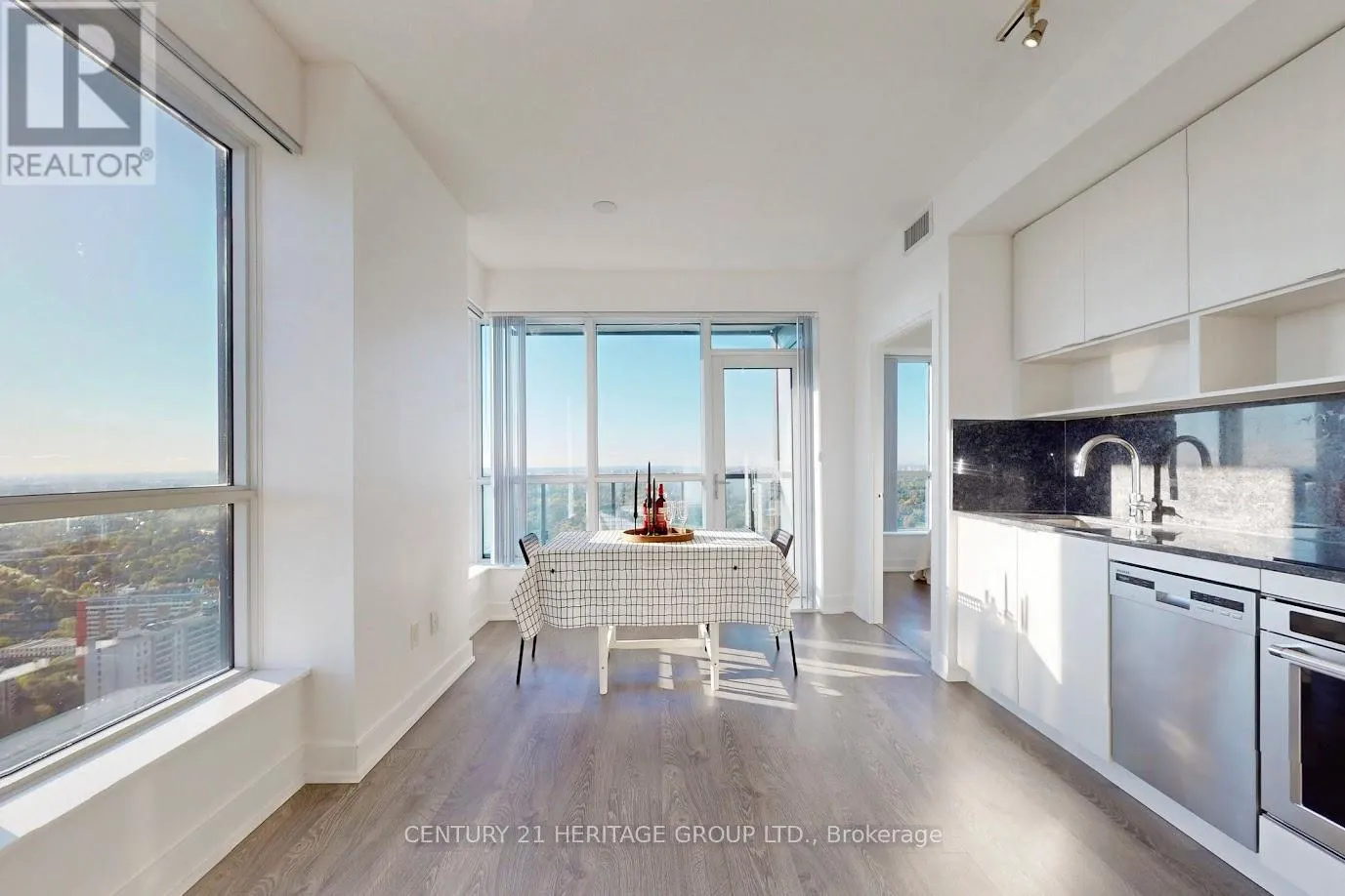 4302 - 7 MABELLE AVENUE