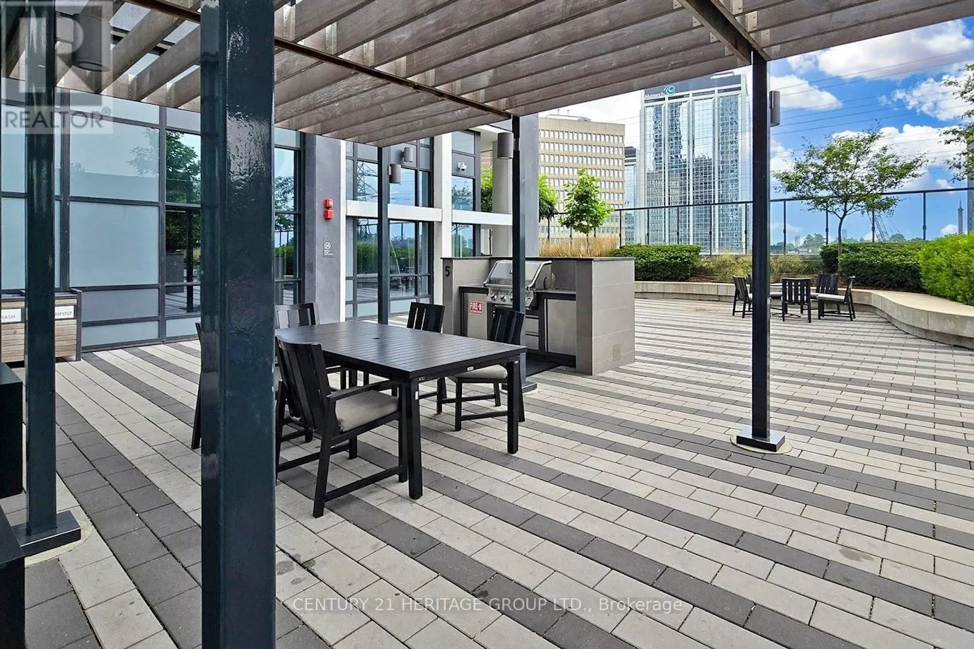 4302 - 7 MABELLE AVENUE