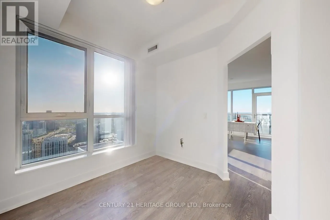 4302 - 7 MABELLE AVENUE