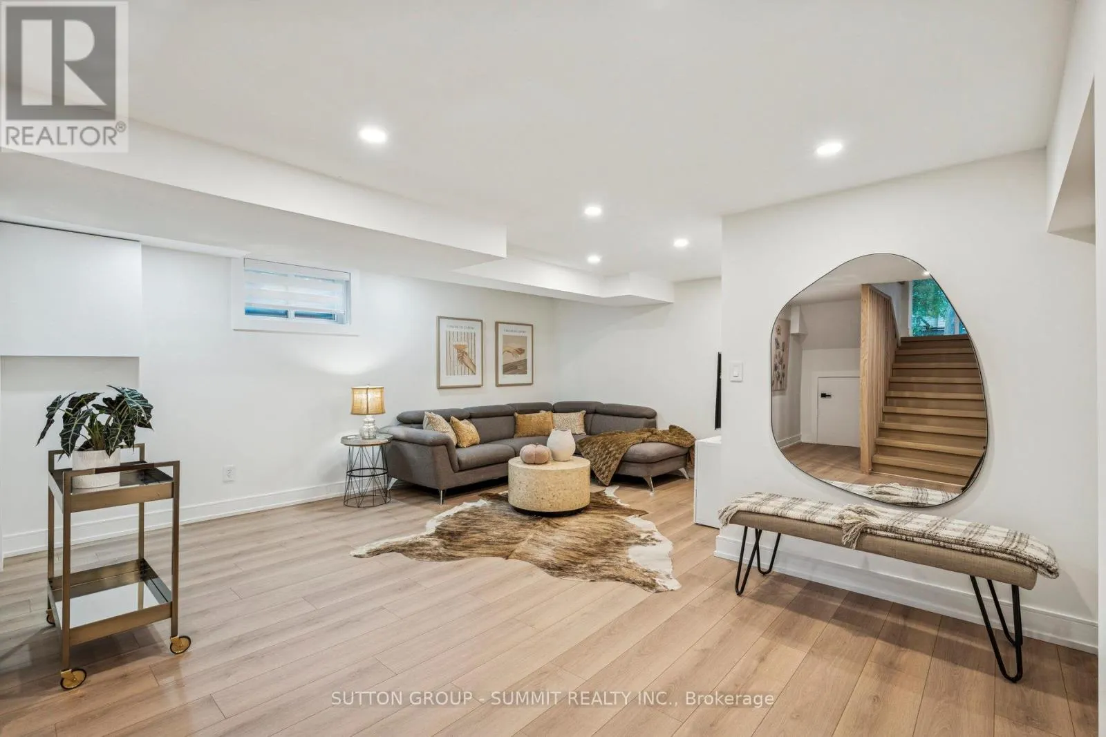 1688 MISSENDEN CRESCENT