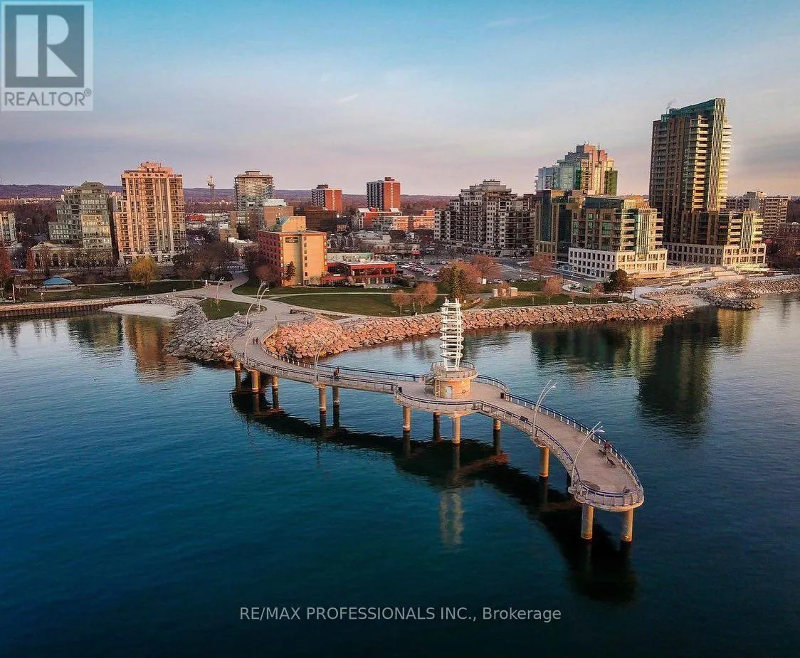 802 - 370 MARTHA STREET