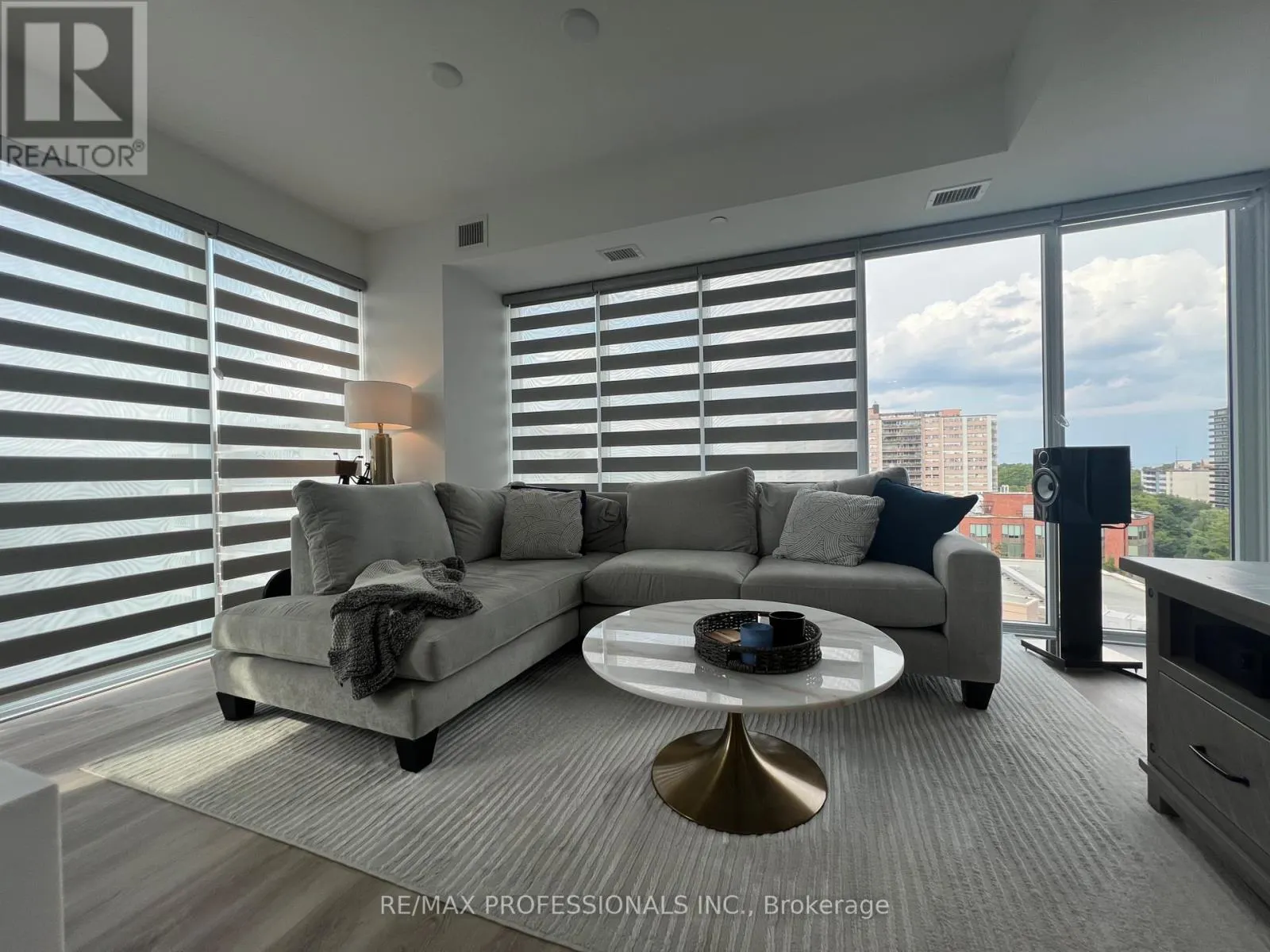 802 - 370 MARTHA STREET