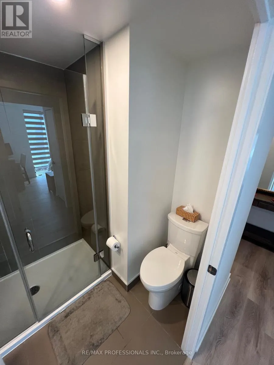 802 - 370 MARTHA STREET