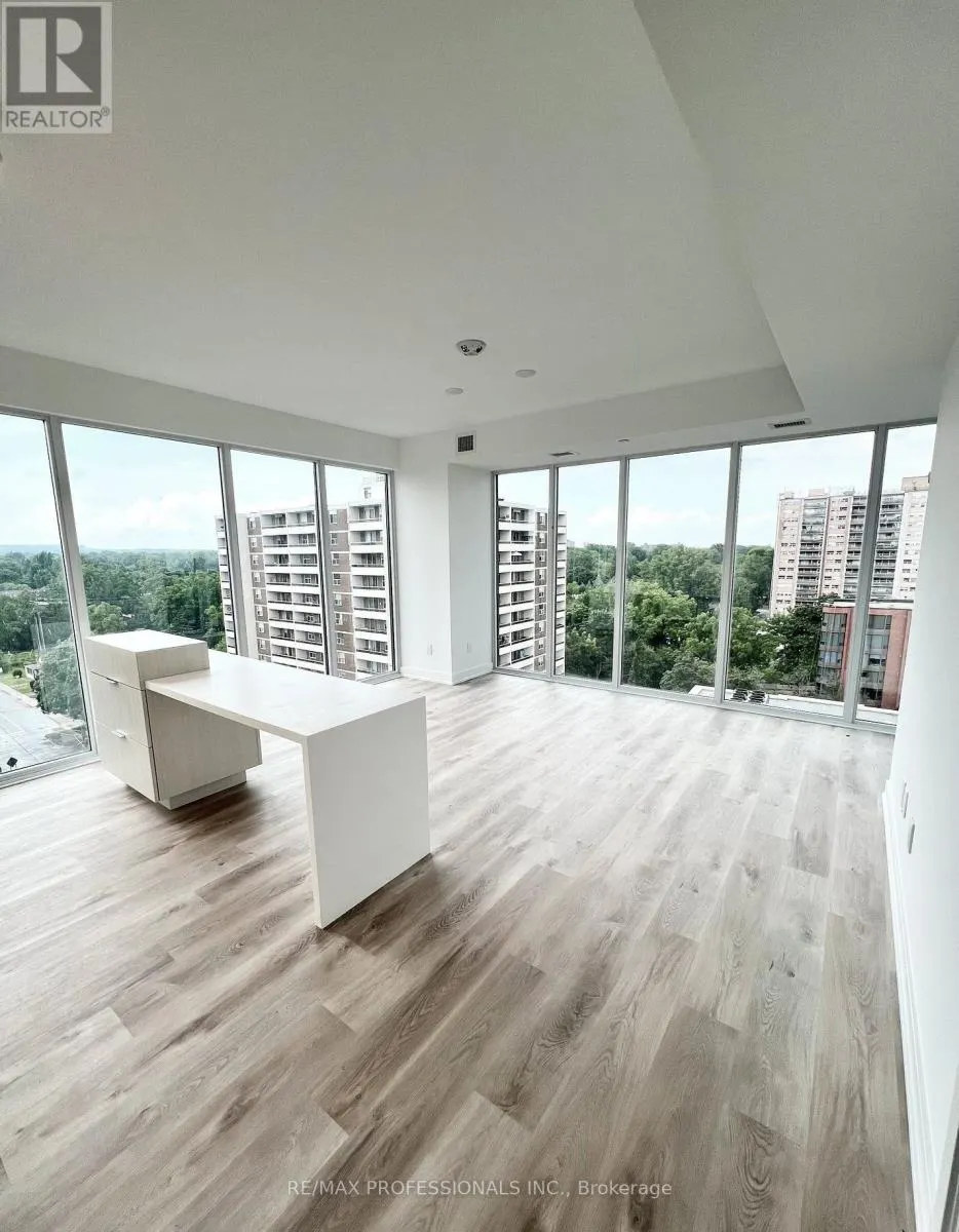 802 - 370 MARTHA STREET