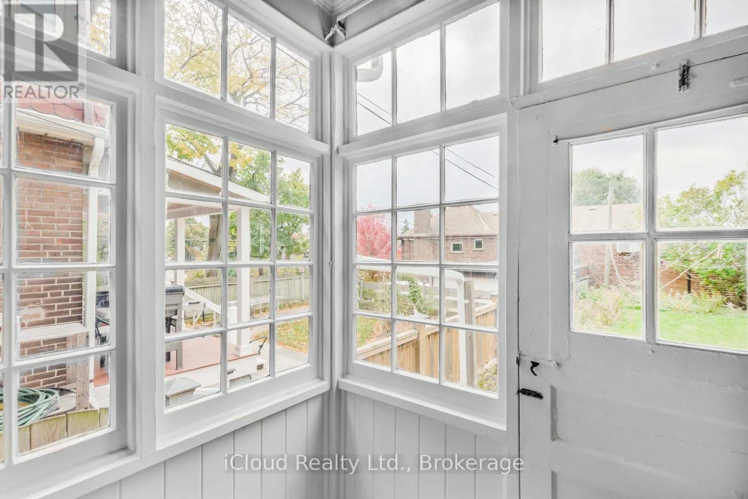 74* GLENDALE* AVENUE