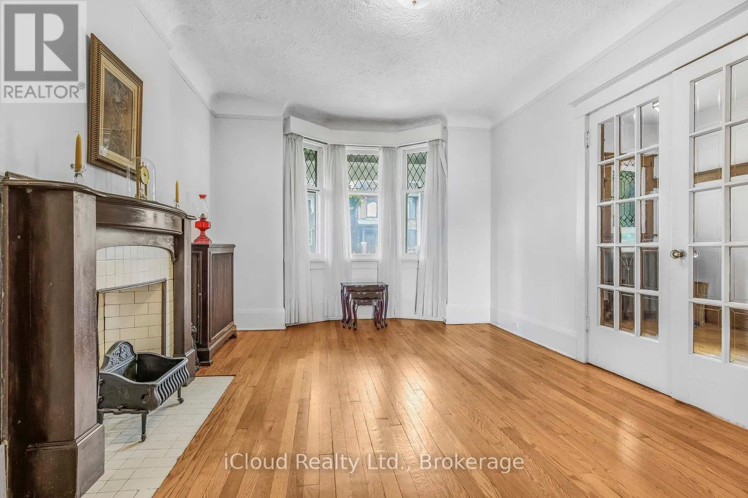 74* GLENDALE* AVENUE