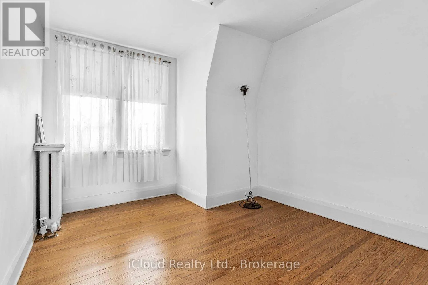 74* GLENDALE* AVENUE