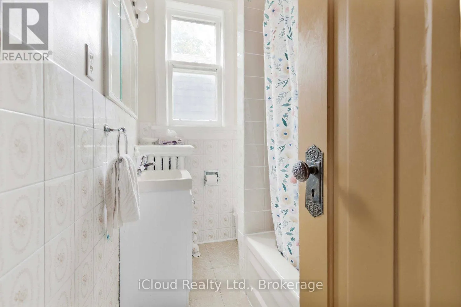 74* GLENDALE* AVENUE