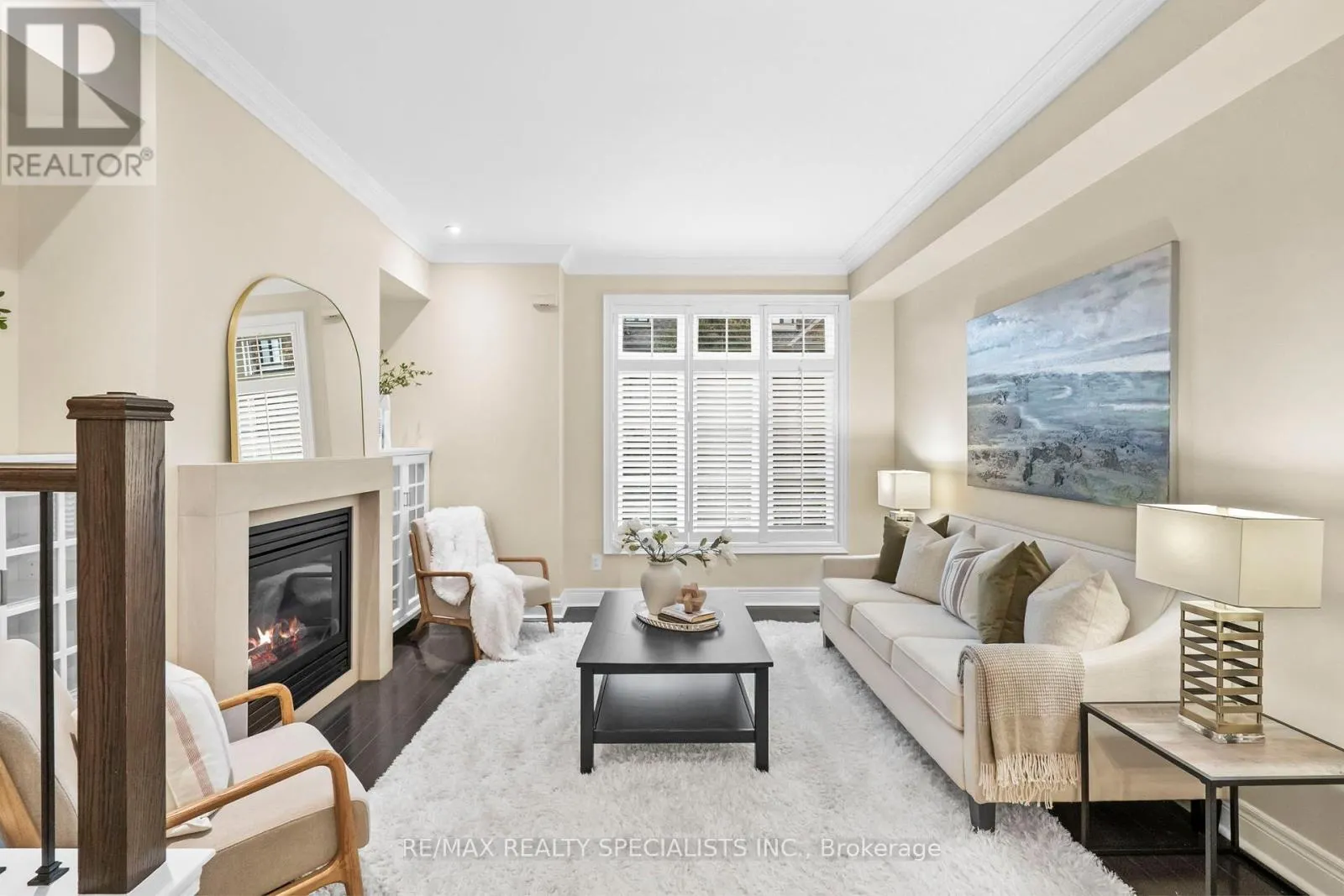 1812 BURNHAMTHORPE ROAD E