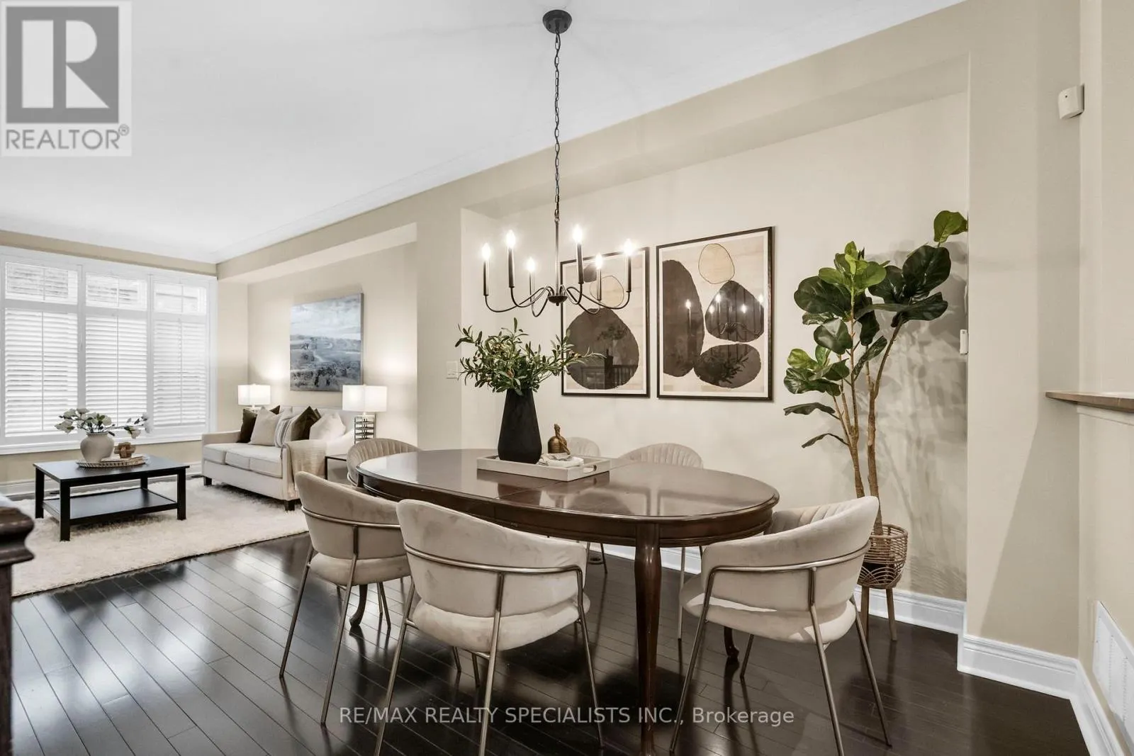 1812 BURNHAMTHORPE ROAD E