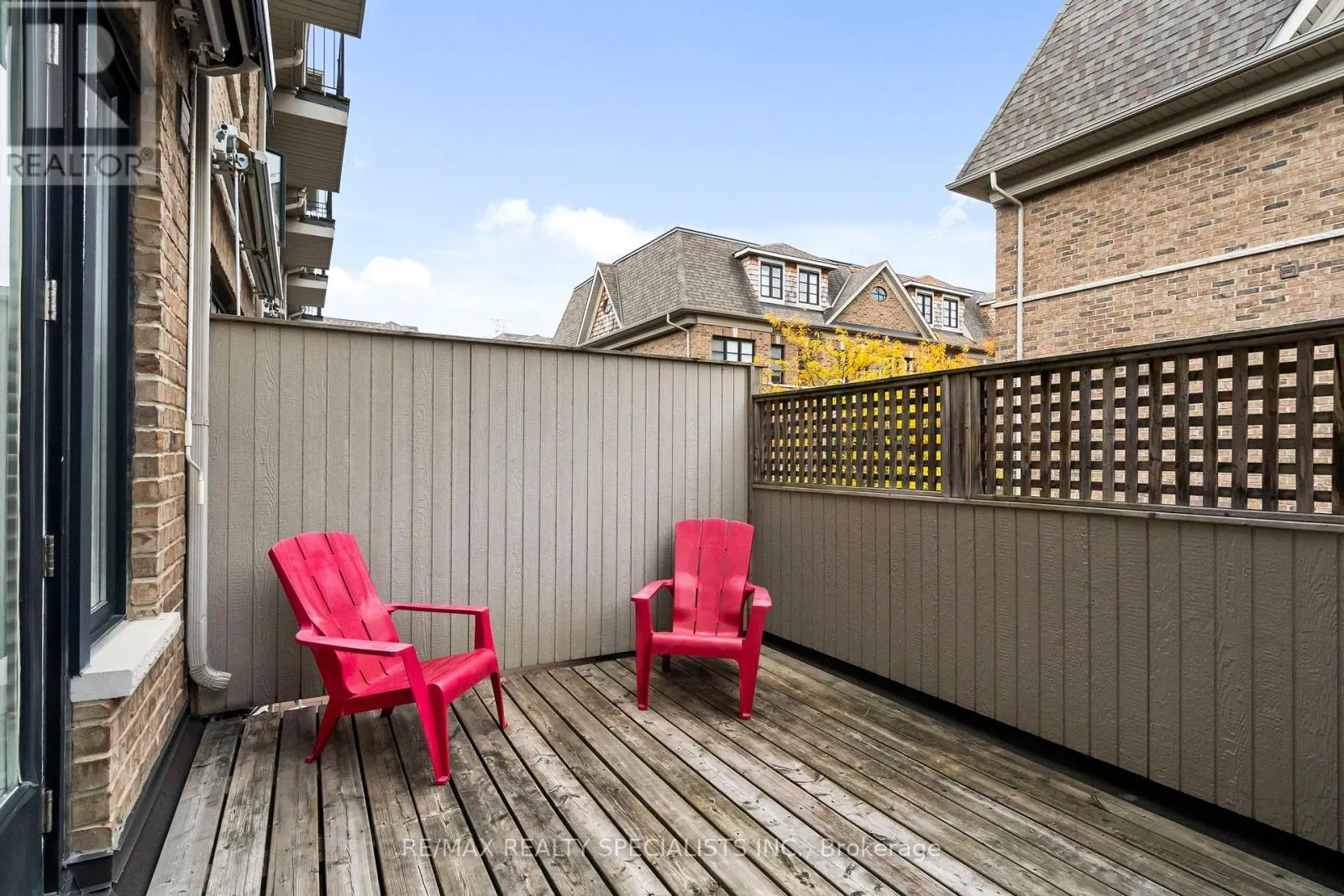 1812 BURNHAMTHORPE ROAD E