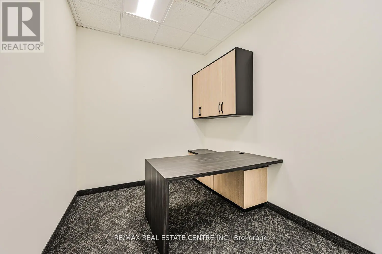 22 - 2565 STEELES AVENUE E