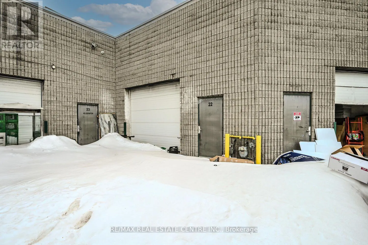 22 - 2565 STEELES AVENUE E