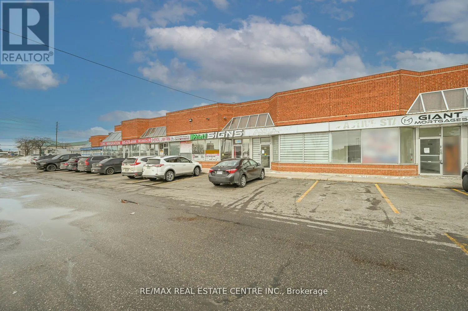 22 - 2565 STEELES AVENUE E