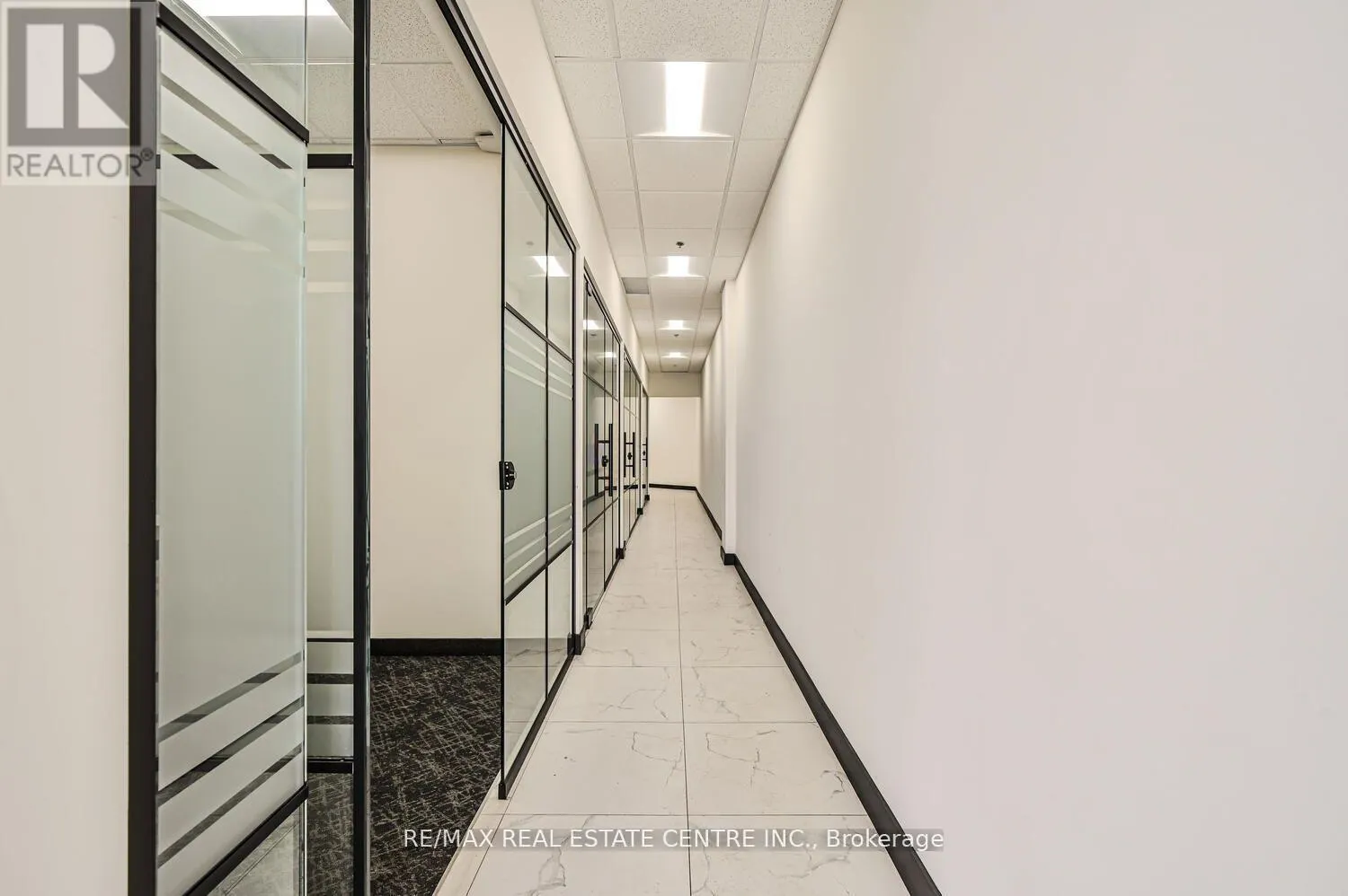 22 - 2565 STEELES AVENUE E