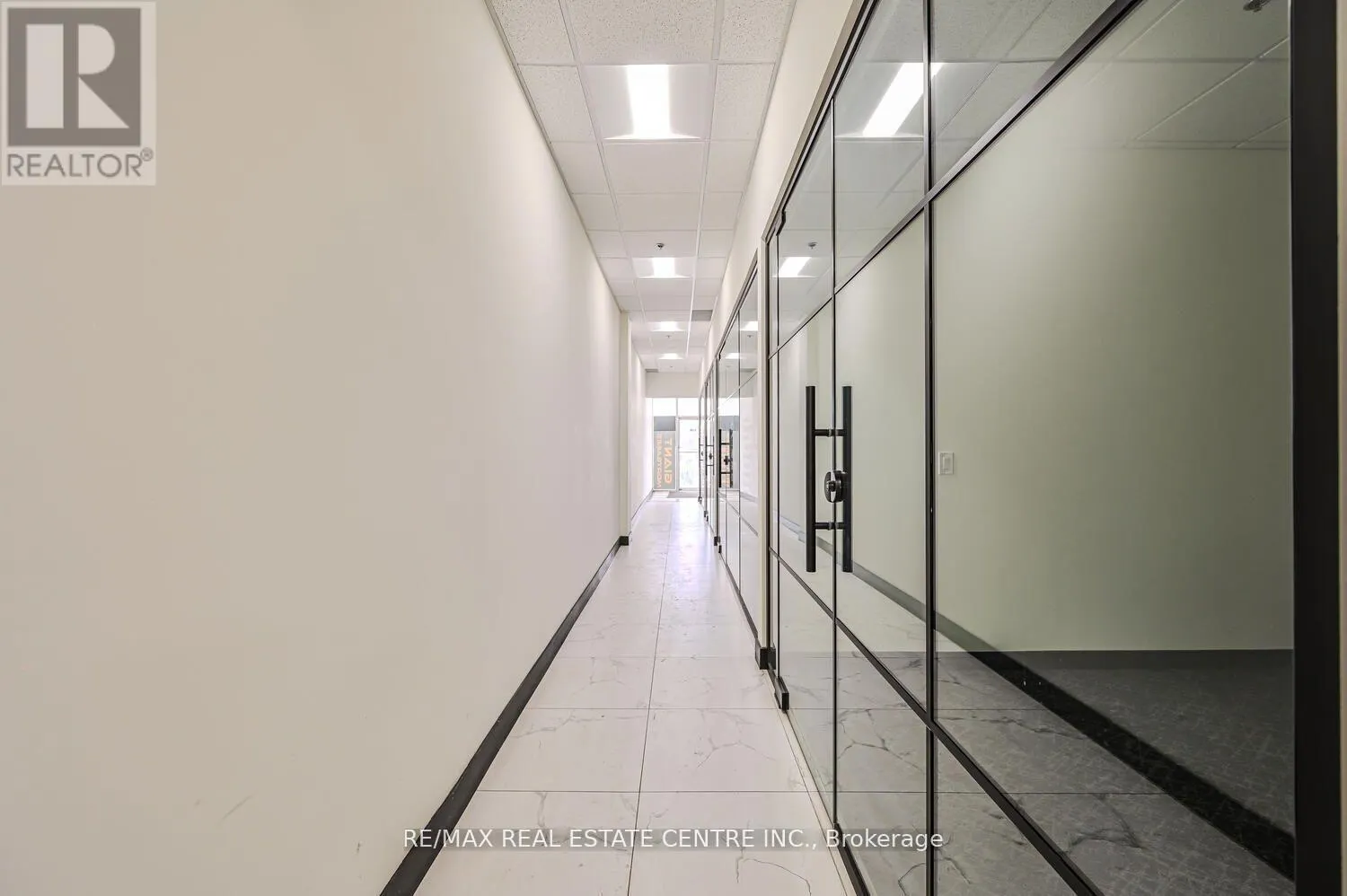 22 - 2565 STEELES AVENUE E