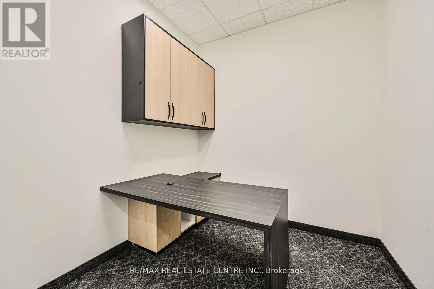 22 - 2565 STEELES AVENUE E