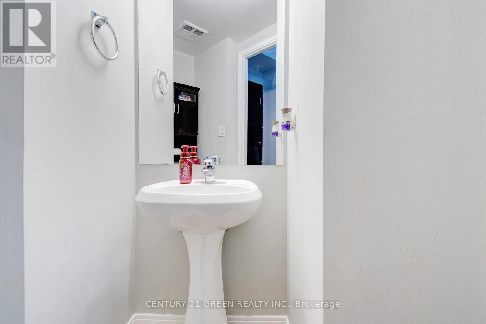 1207 - 80 ABSOLUTE AVENUE