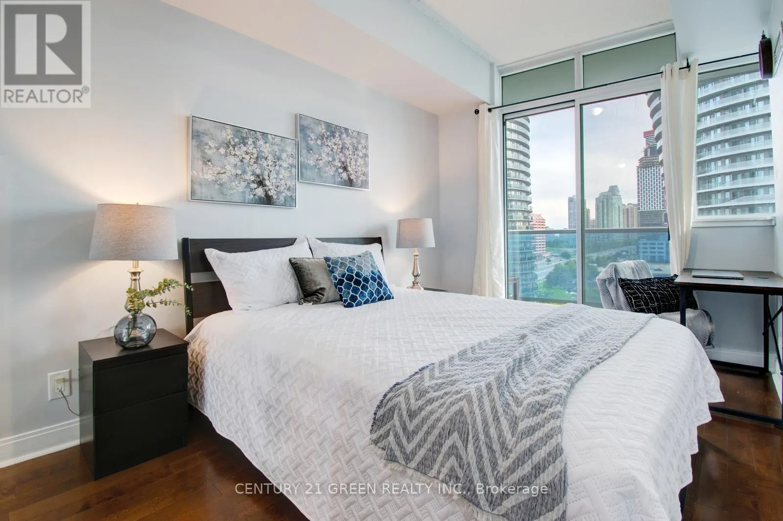 1207 - 80 ABSOLUTE AVENUE