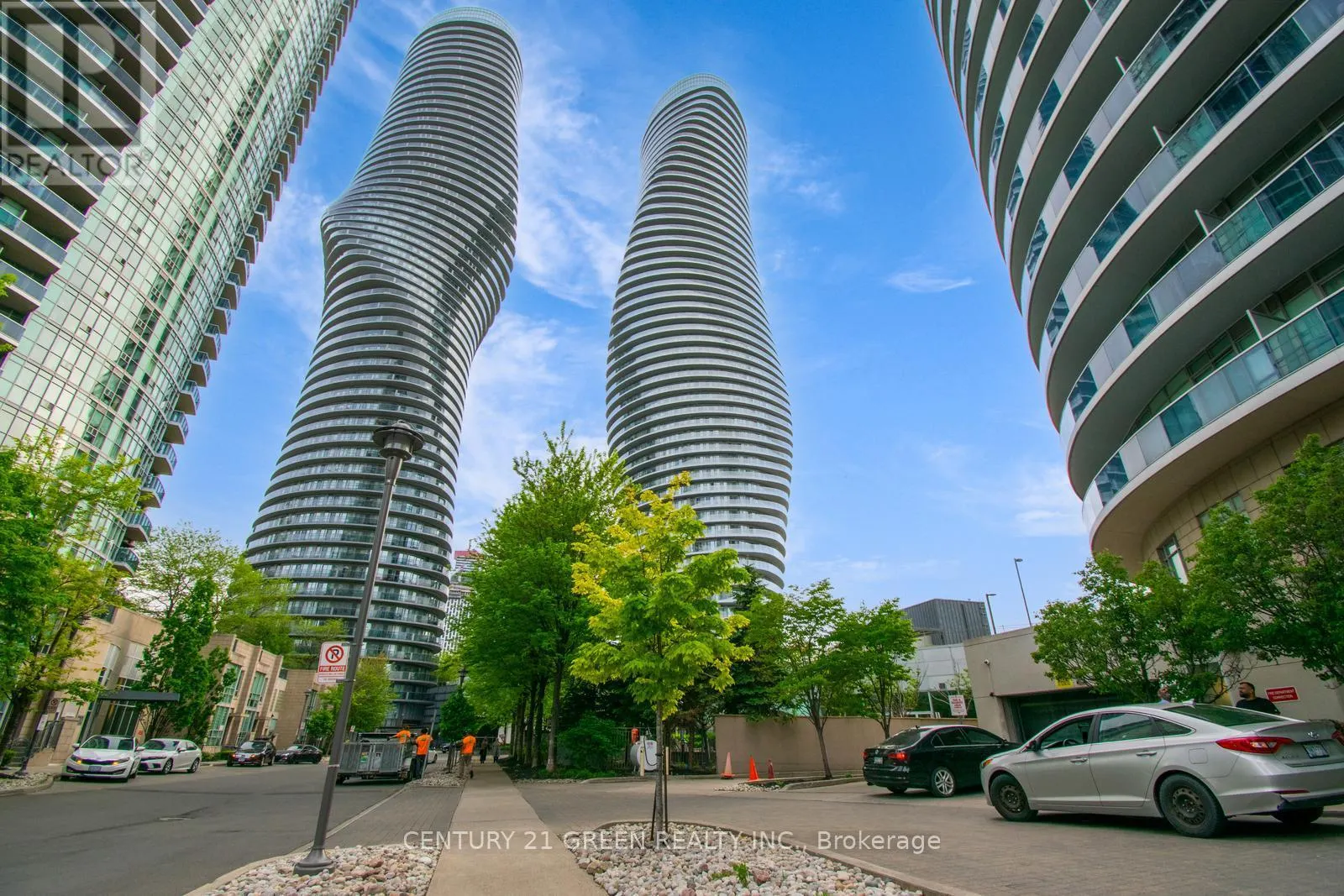 1207 - 80 ABSOLUTE AVENUE