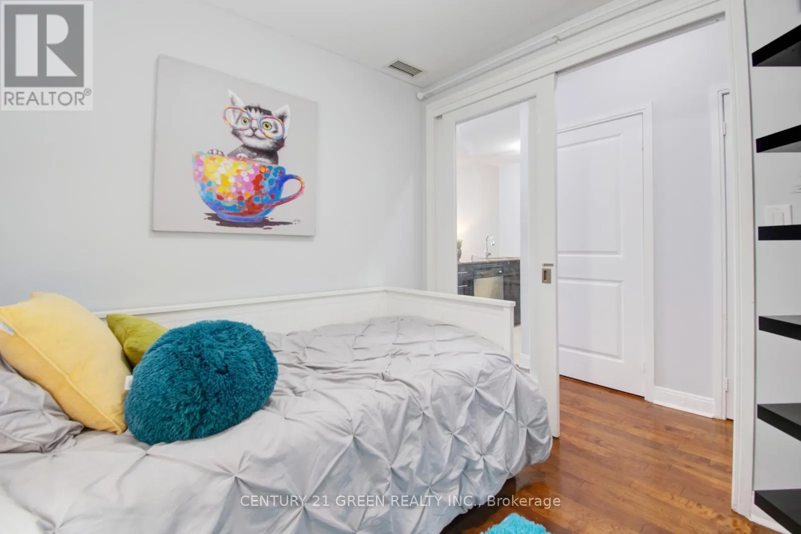 1207 - 80 ABSOLUTE AVENUE