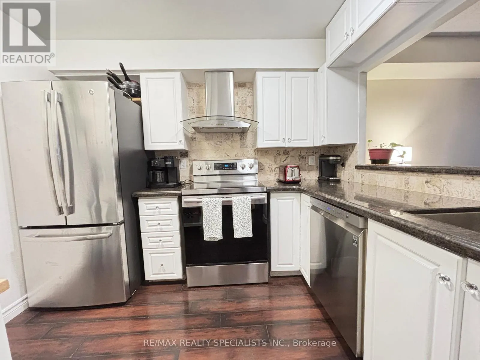 2206 - 330 RATHBURN ROAD W