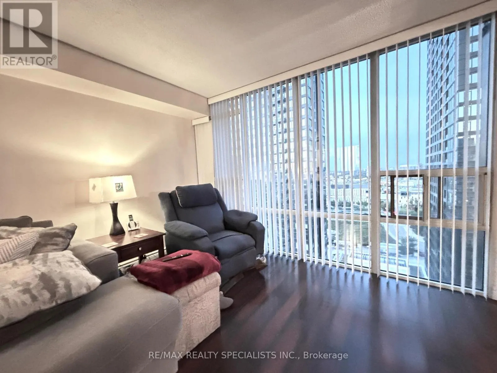 2206 - 330 RATHBURN ROAD W