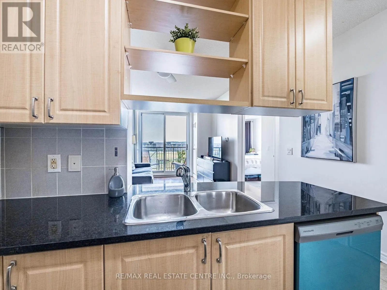 1102 - 2379 CENTRAL PARK DRIVE