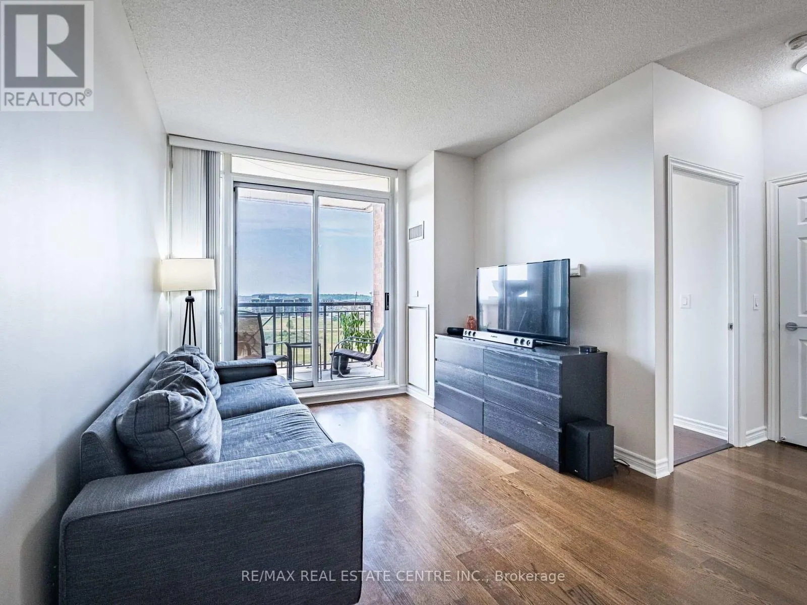 1102 - 2379 CENTRAL PARK DRIVE